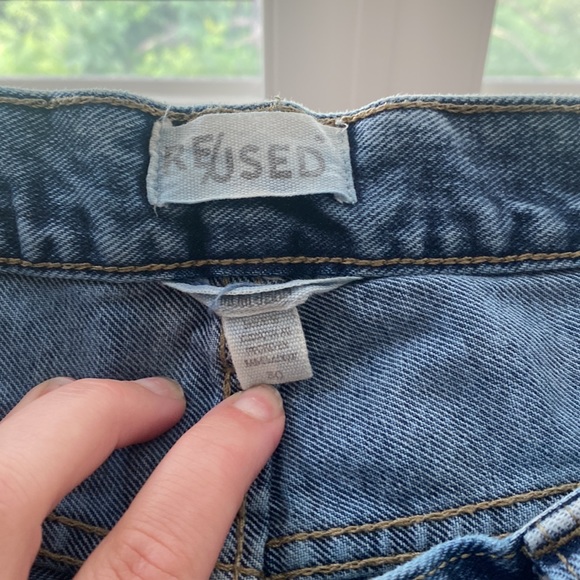 Re/use “mom” Jean - worn once Bought this year from White Cherry Boutique - Picture 2 of 5